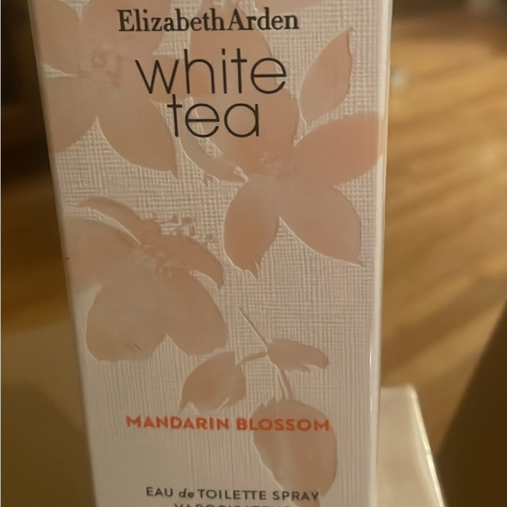 ELIZABETH ARDEN White Tea Mandarinn Blossom
EDT 50ml